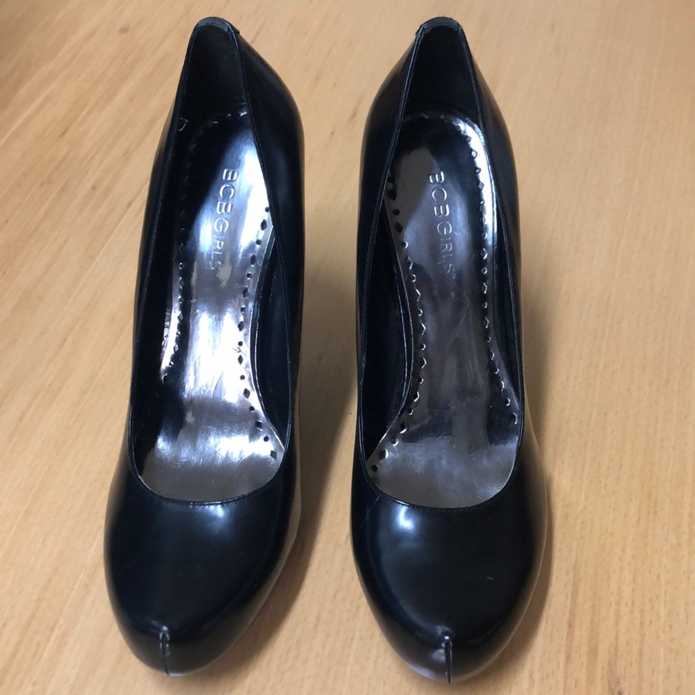 BCBGIRLS Black 4 1/2” Pumps